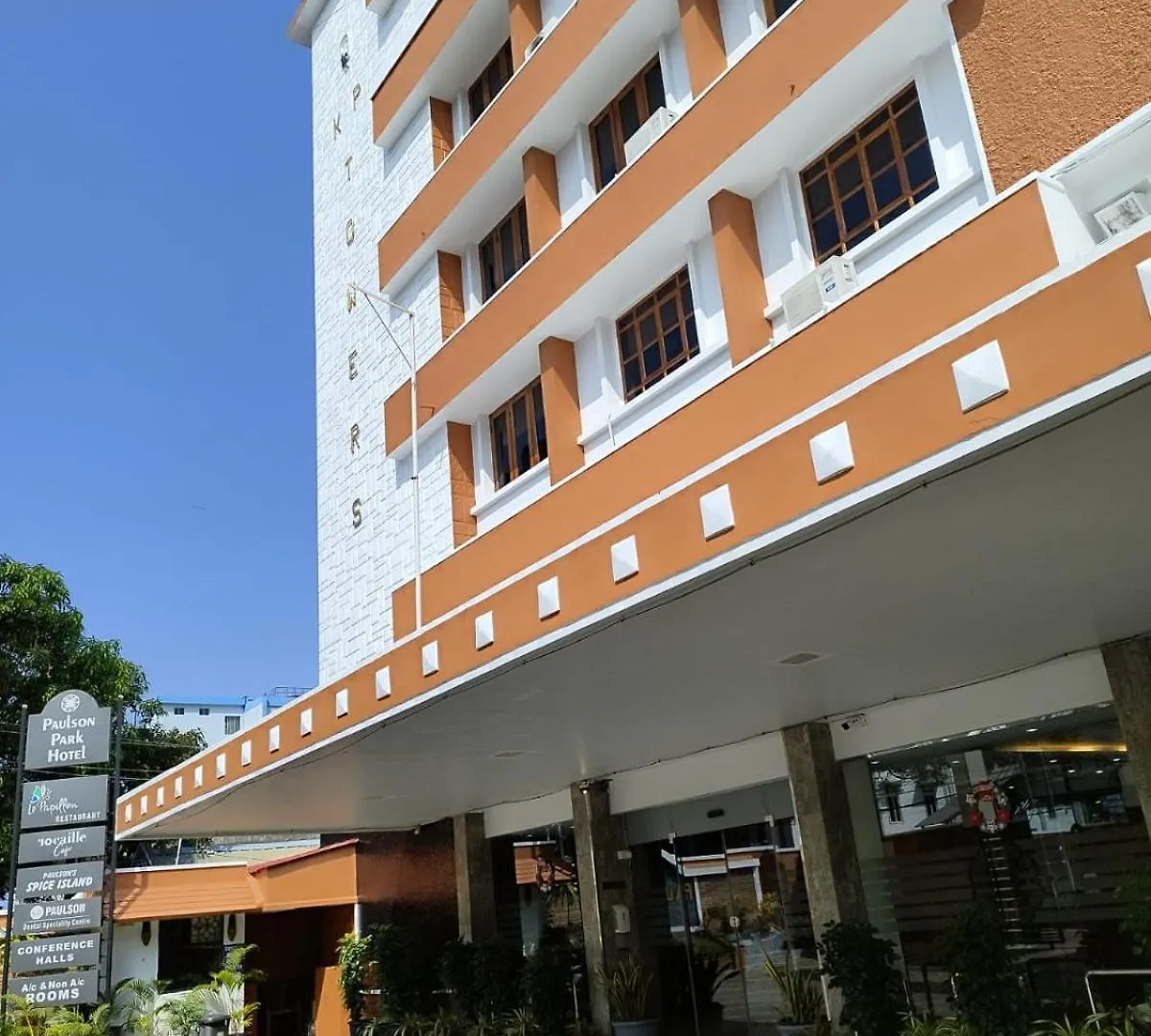 Paulson Park Hotel Kochi Bed & Breakfast